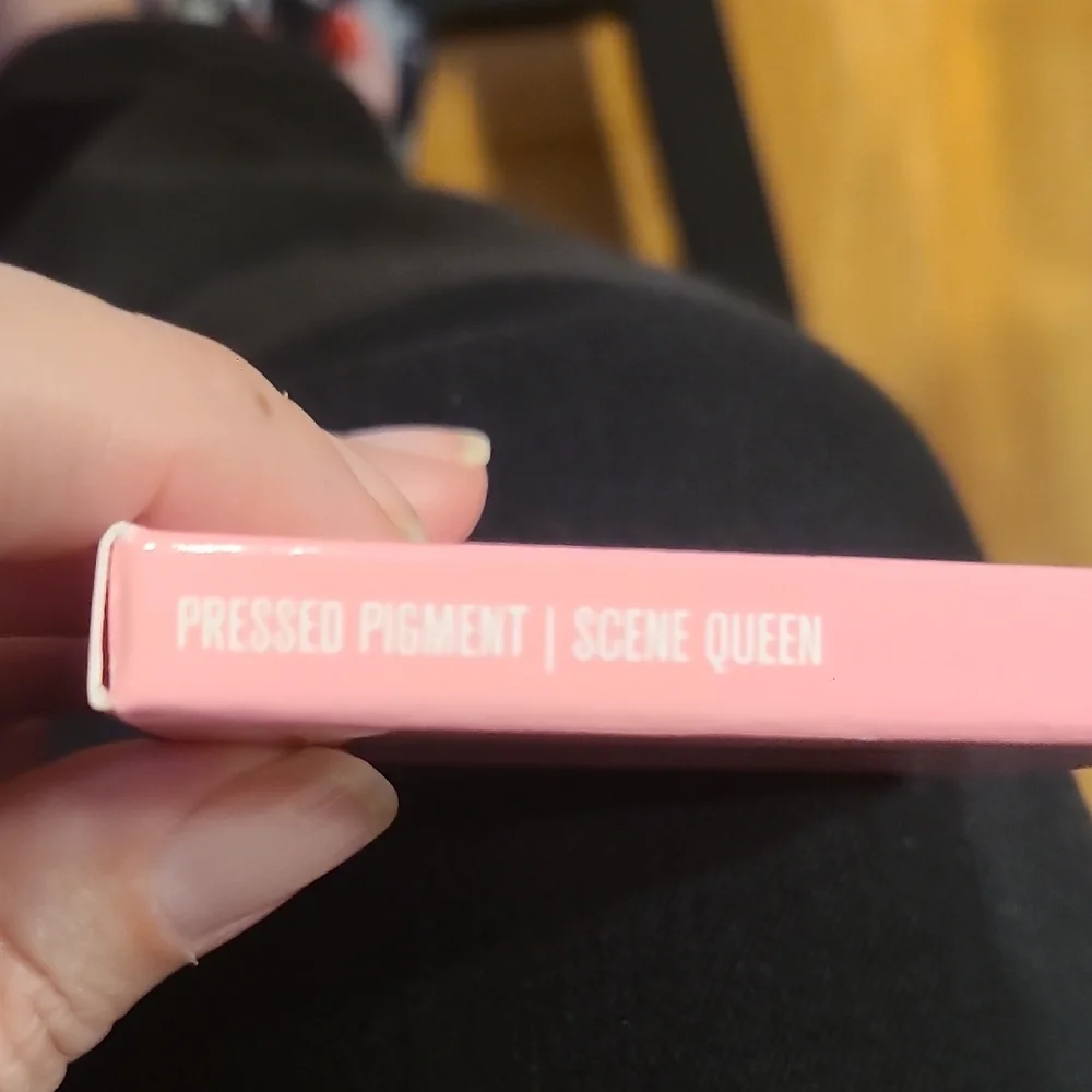 Jeffree Star Scene Queen Pink and Red Eyeshadow